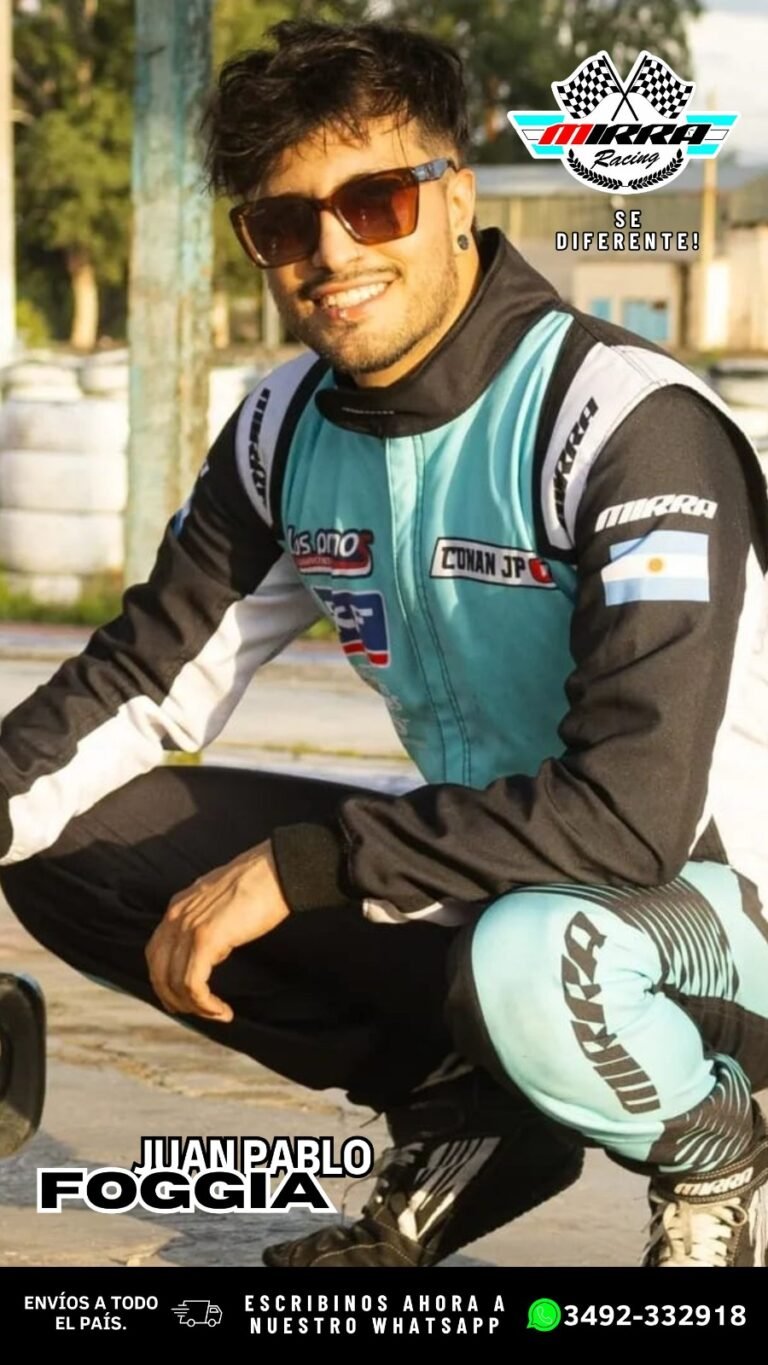 Piloto con indumentaria Mirra Kart